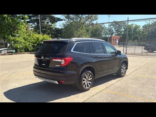 Crystal Black Pearl 2021 Honda Pilot AWD Black Edition