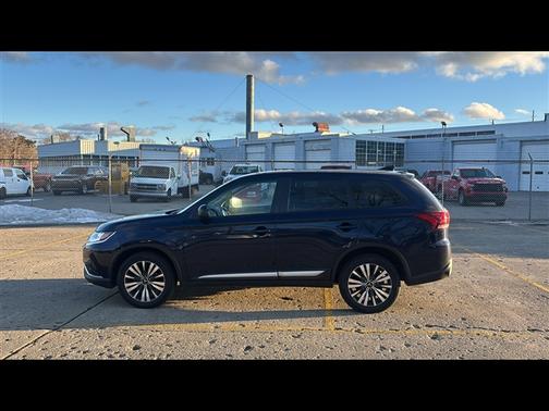 2020 Mitsubishi Outlander ES