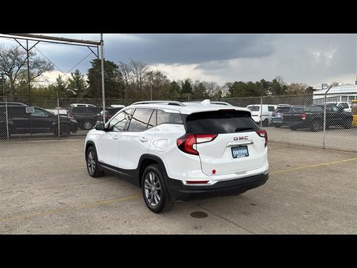 2023 GMC Terrain SLT