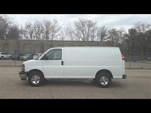Summit White 2024 Chevrolet Express 2500 Work Van