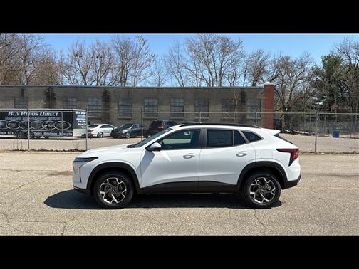Summit White 2026 Chevrolet Trax LT