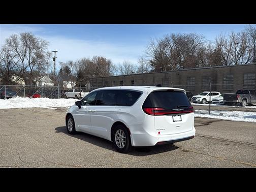 2025 Chrysler Pacifica L