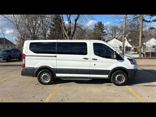 2017 Ford Transit-150 XL
