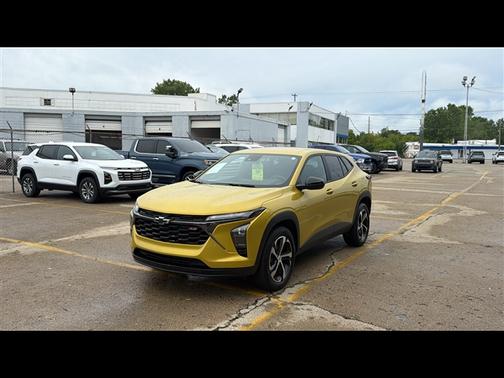 Nitro Yellow Metallic 2024 Chevrolet Trax FWD 1RS