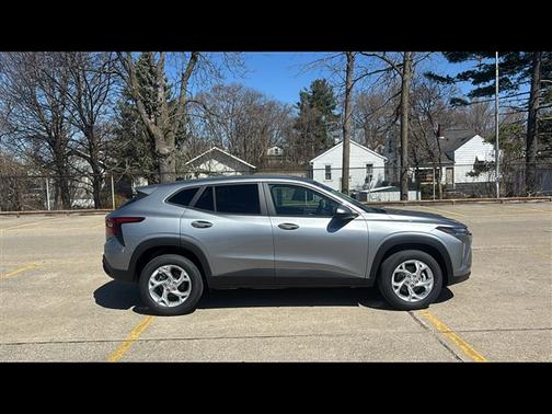 2025 Chevrolet Trax LS