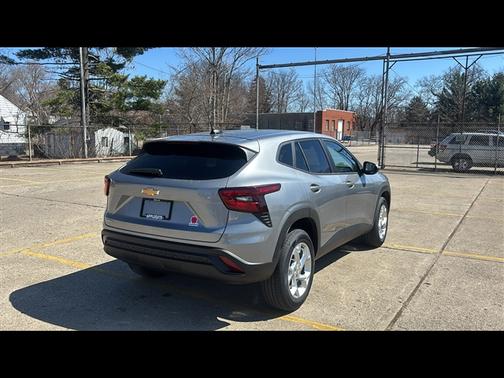 2025 Chevrolet Trax LS