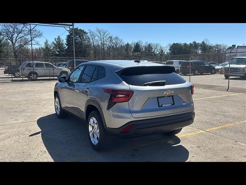 2025 Chevrolet Trax LS