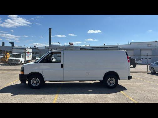 Summit White 2022 Chevrolet Express 2500 Work Van