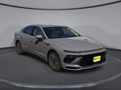 2025 Hyundai SONATA Hybrid SE