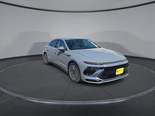 2025 Hyundai SONATA Hybrid SE