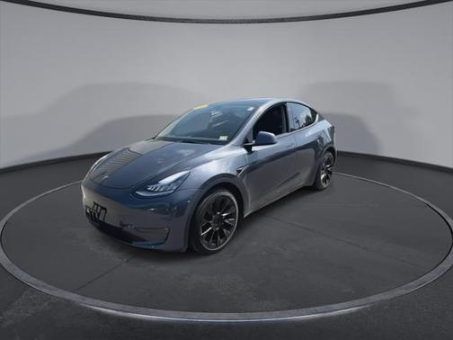 2022 Tesla Model Y Long Range Dual Motor All-Wheel Drive