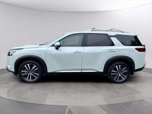 2025 Nissan Pathfinder Platinum 4WD