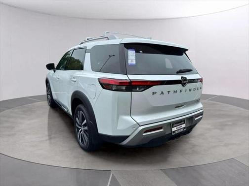 2025 Nissan Pathfinder Platinum 4WD