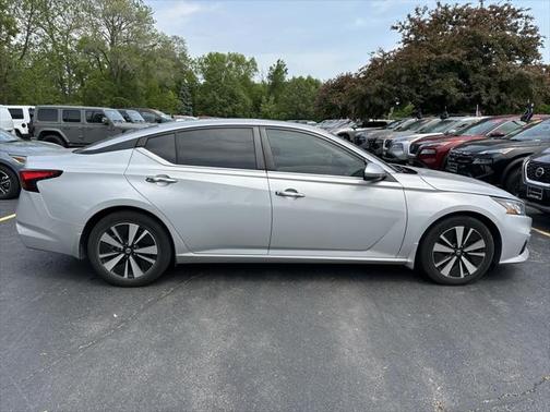 2022 Nissan Altima 2.5 SV