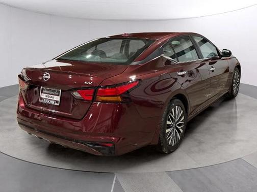 Garnet Pearl Me 2024 Nissan Altima 2.5 SV