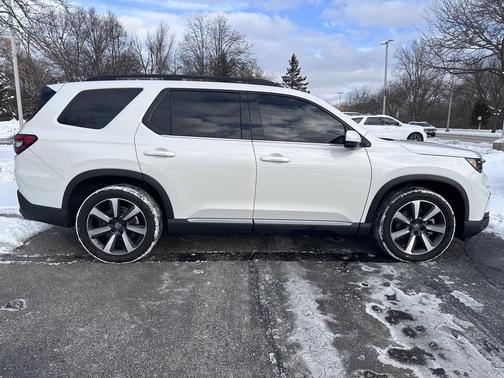 2023 Honda Pilot AWD Elite