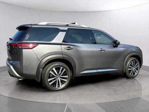 2025 Nissan Pathfinder Platinum 4WD