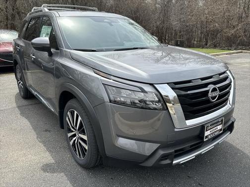 2025 Nissan Pathfinder Platinum 4WD