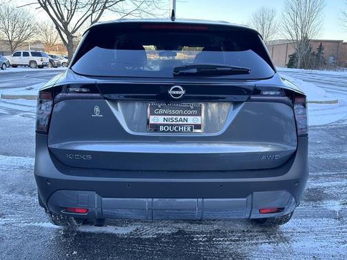 2025 Nissan Kicks SV