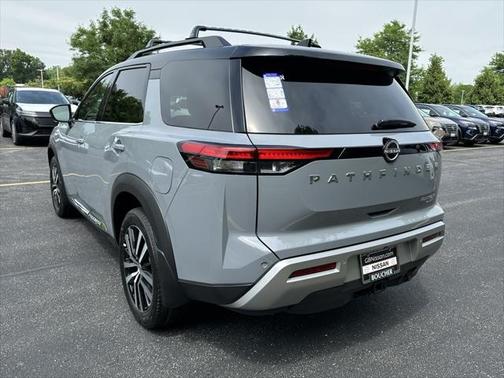 2025 Nissan Pathfinder Platinum 4WD