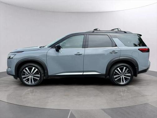 2025 Nissan Pathfinder Platinum 4WD