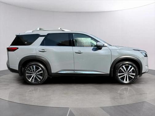 2025 Nissan Pathfinder Platinum 4WD