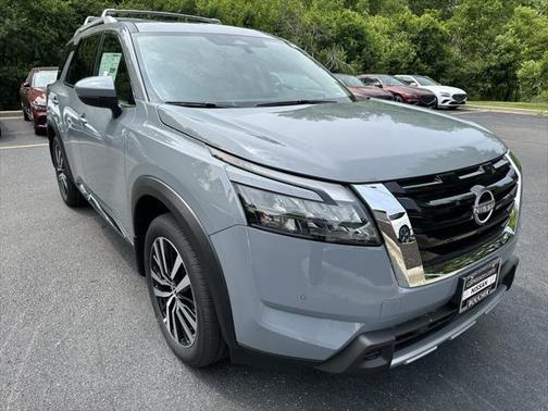 2025 Nissan Pathfinder Platinum 4WD