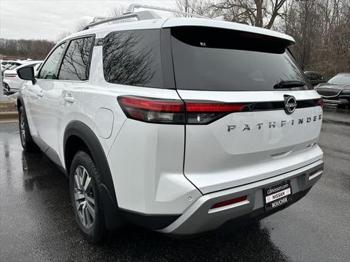 2025 Nissan Pathfinder SL 4WD