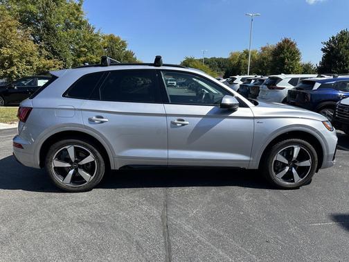 2022 Audi Q5 45 S line Premium Plus