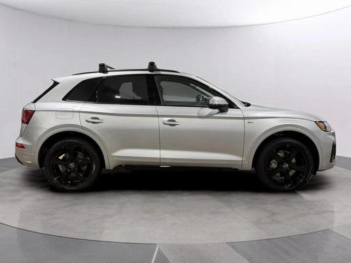 2022 Audi Q5 45 S line Premium Plus