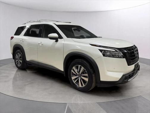 2023 Nissan Pathfinder SL 4WD