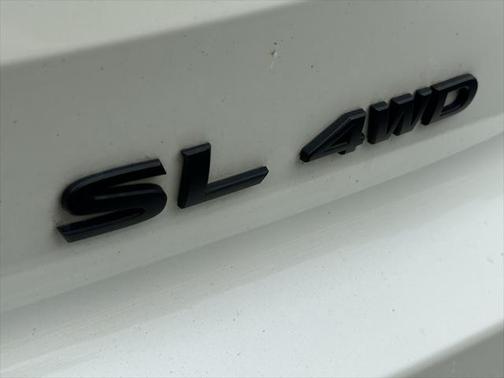 2023 Nissan Pathfinder SL 4WD