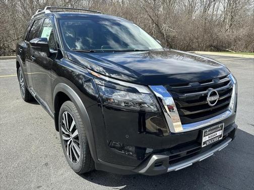 2025 Nissan Pathfinder Platinum 4WD