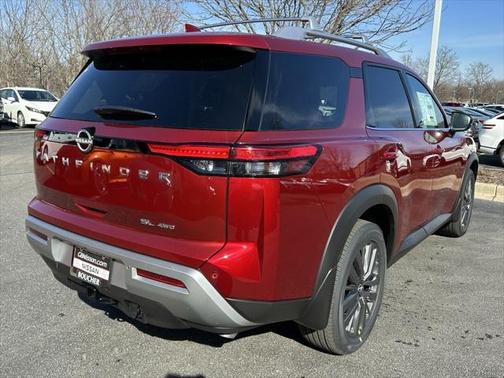 2025 Nissan Pathfinder SL 4WD