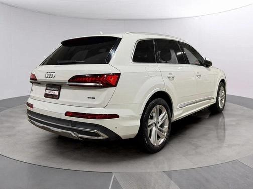2023 Audi Q7 55 Premium Plus