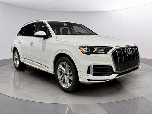 2023 Audi Q7 55 Premium Plus