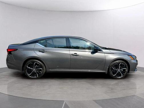 2025 Nissan Altima SR AWD