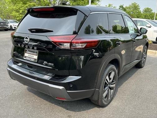2025 Nissan Rogue SL