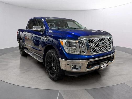 2017 Nissan Titan SL