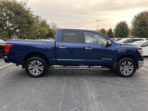 2017 Nissan Titan SL