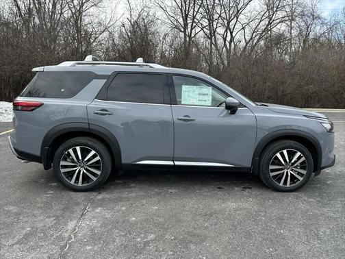 2025 Nissan Pathfinder Platinum 4WD