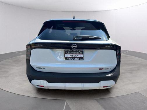 2025 Nissan Kicks SR