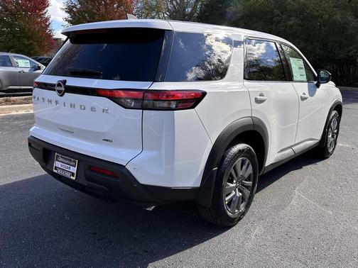 2025 Nissan Pathfinder S 4WD