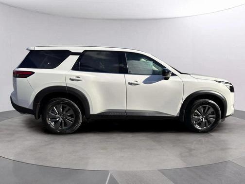 2025 Nissan Pathfinder S 4WD