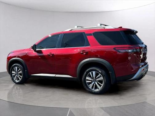 2025 Nissan Pathfinder SL 4WD