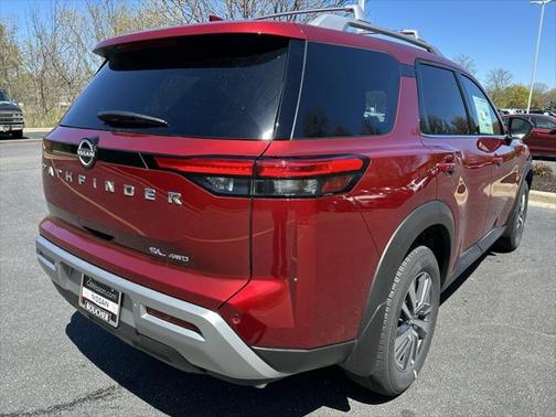 2025 Nissan Pathfinder SL 4WD