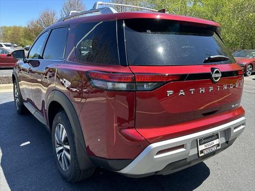 2025 Nissan Pathfinder SL 4WD