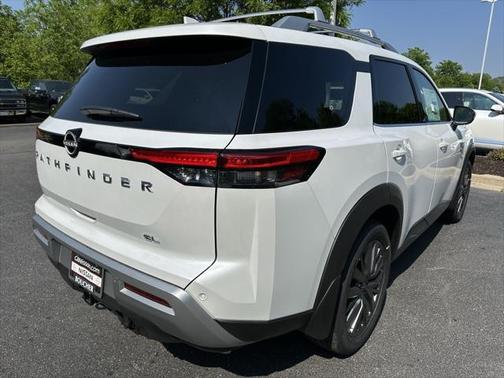 2025 Nissan Pathfinder SL FWD