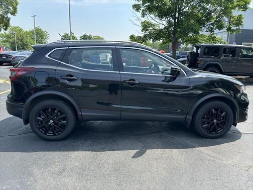 2022 Nissan Rogue Sport SV