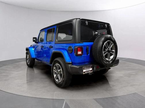 2023 Jeep Wrangler 4-Door Sahara 4x4